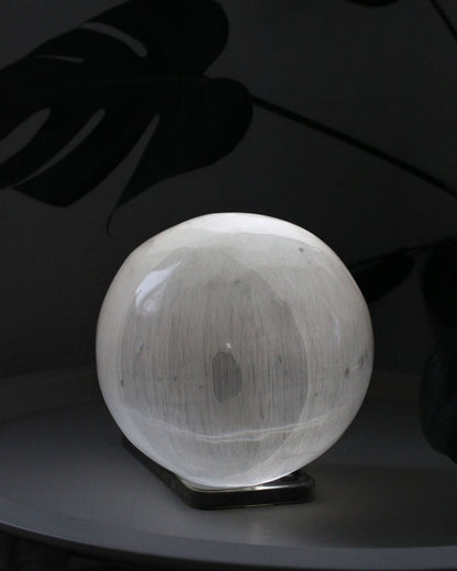 Selenite moon lamp