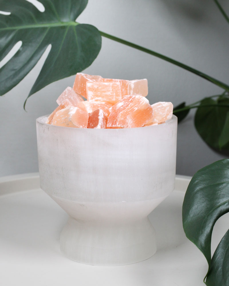 Selenit eldskålslampa