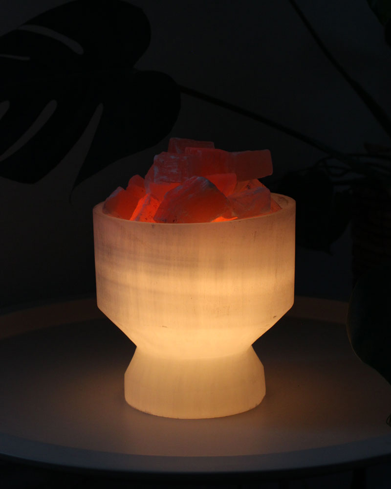 Selenit eldskålslampa