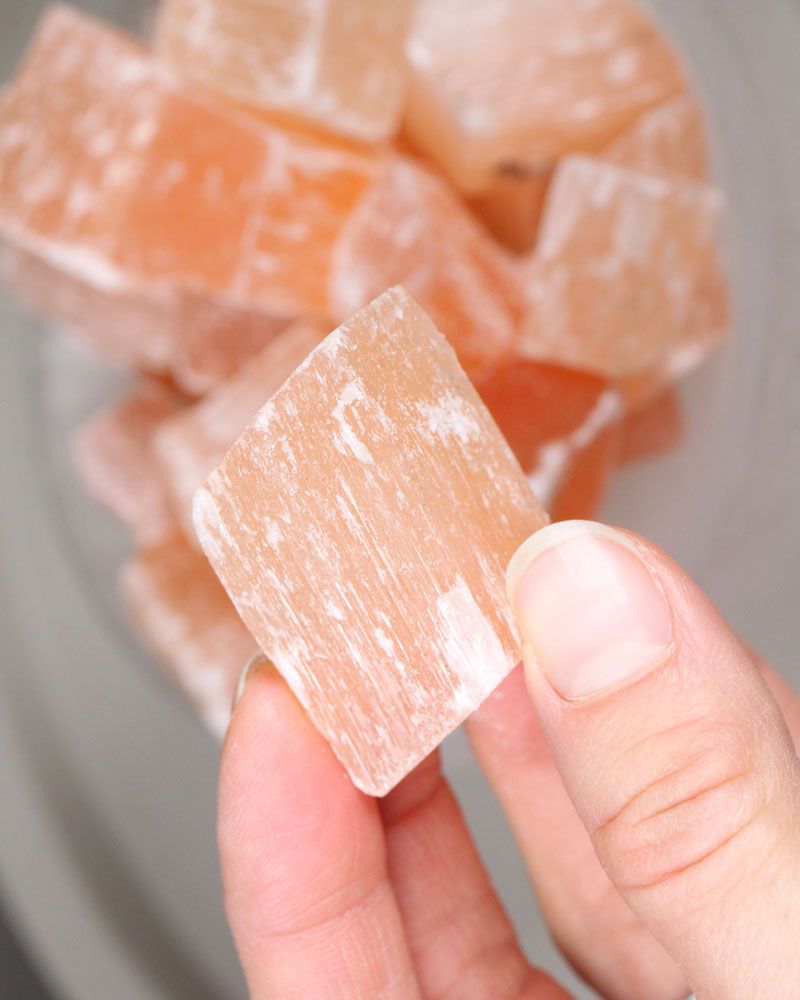 Selenit eldskålslampa