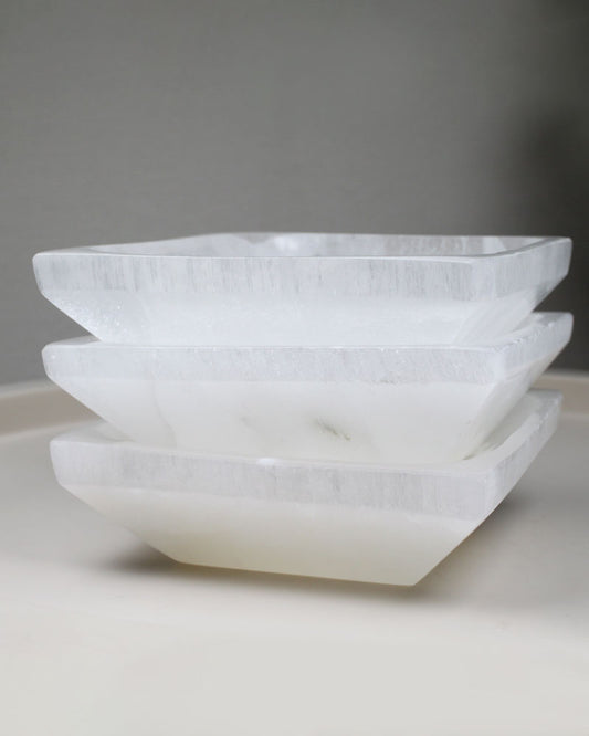 Selenit fyrkantig skål 14 cm
