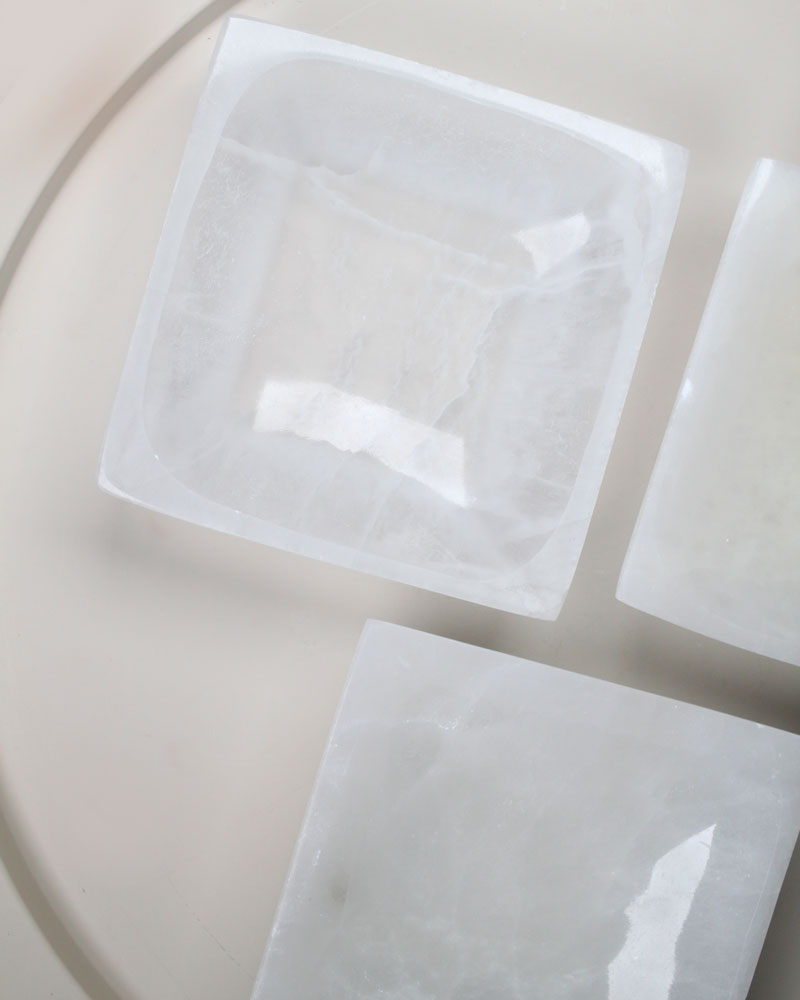 Selenit fyrkantig skål 14 cm