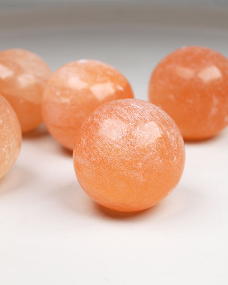 Selenite sphere orange 3-4 cm