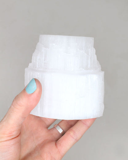 Selenite Mountaintop candle holder 8 cm white