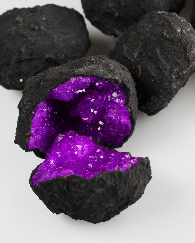 Lila färgade geoder