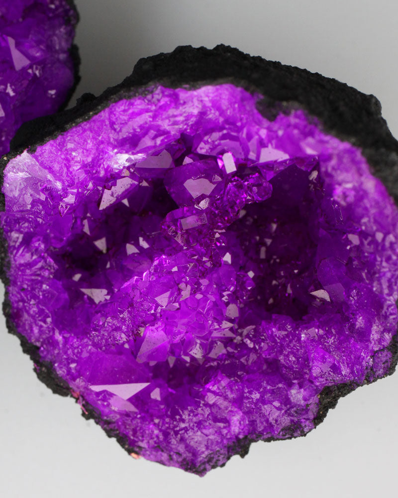 Lila färgade geoder