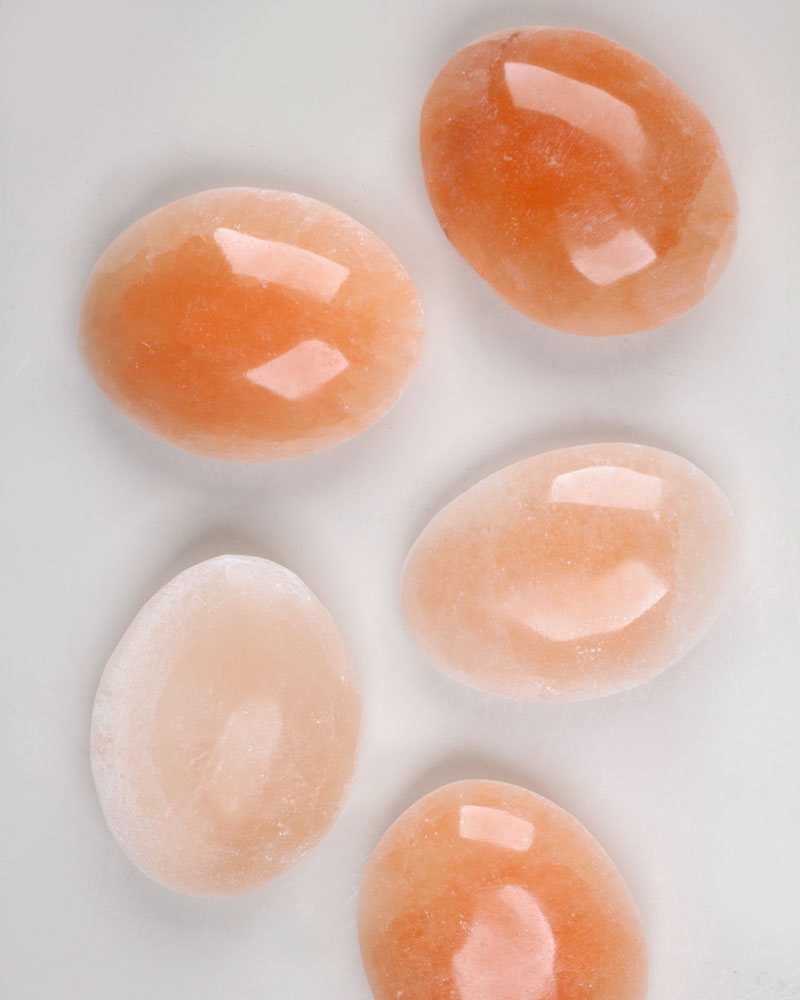 Selenite Palm stone orange 6 cm